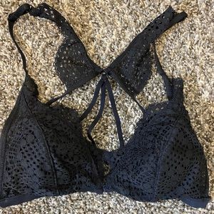 Like new!! Only use about 5 times. Black Victoria’s Secret bralette size Medium